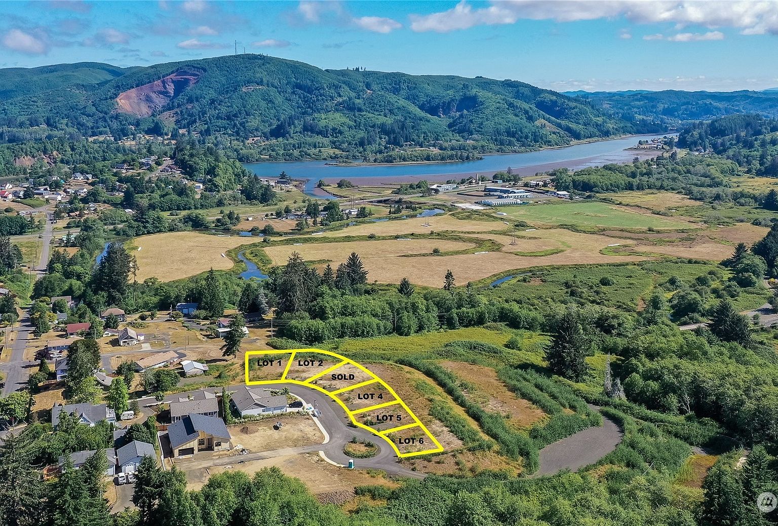 913 Water St South Bend, WA 98586 - Thumbnail 3