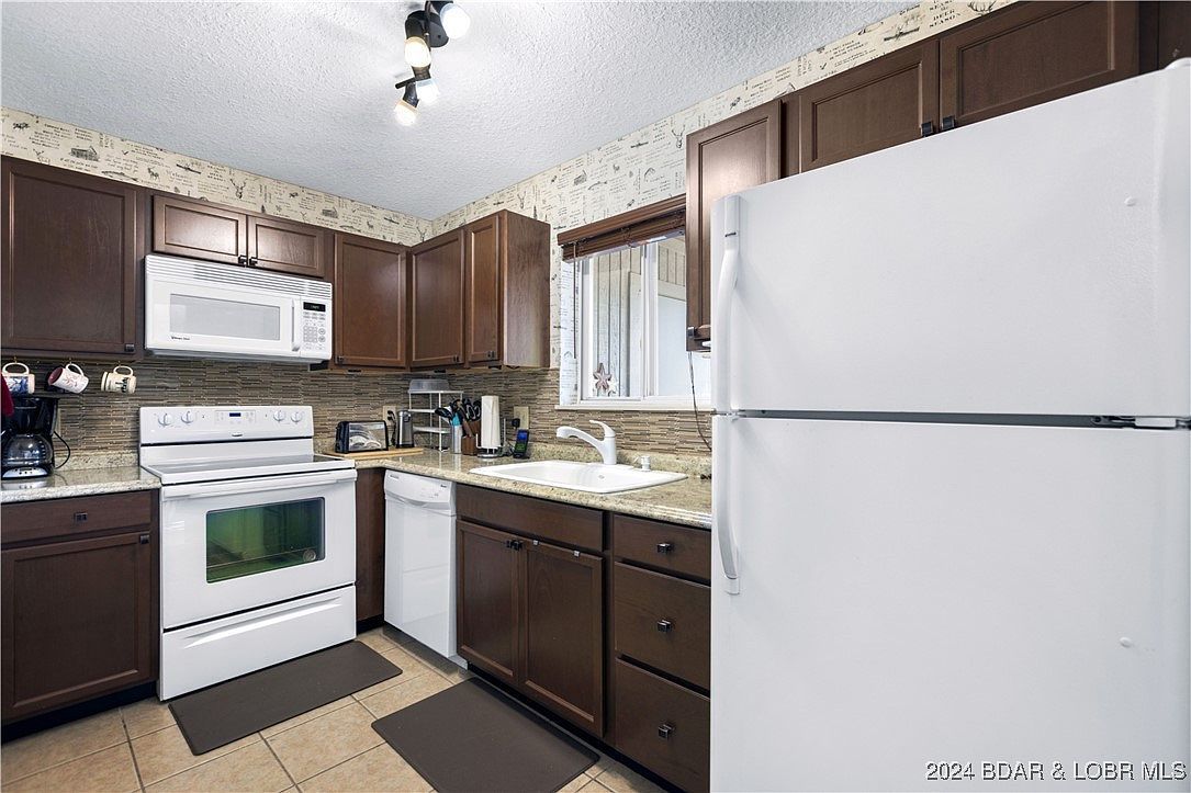 105 Den Cove Ln #1A Lake Ozark, MO 65049 - Thumbnail 3