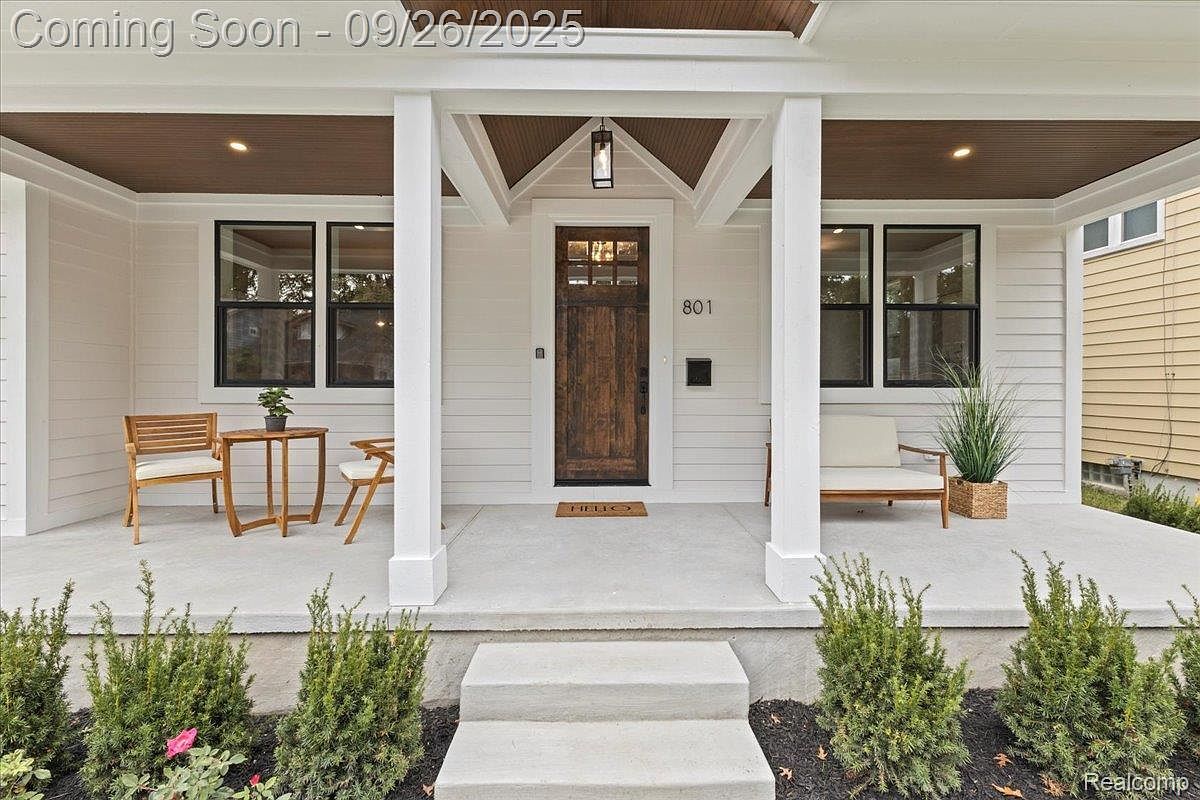 801 Hawthorn Ave Royal Oak, MI 48067 - Thumbnail 3