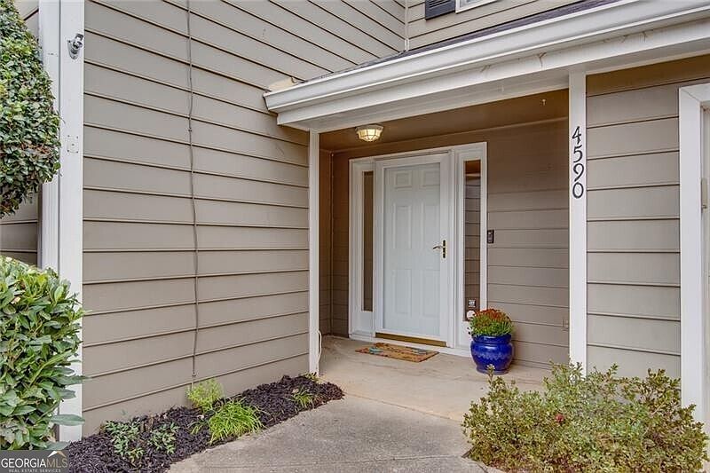 4590 Village Oaks Cir Atlanta, GA 30338 - Thumbnail 3