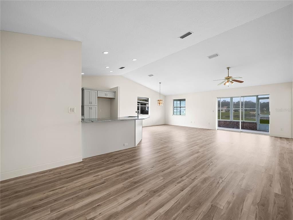 6341 Silver Lakes Dr W Lakeland, FL 33810 - Thumbnail 3