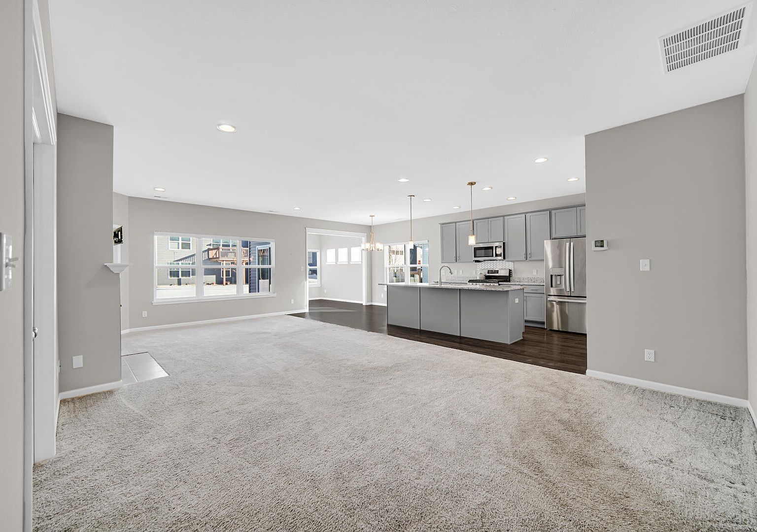 2406 Caspian Ln Valparaiso, IN 46385 - Thumbnail 3