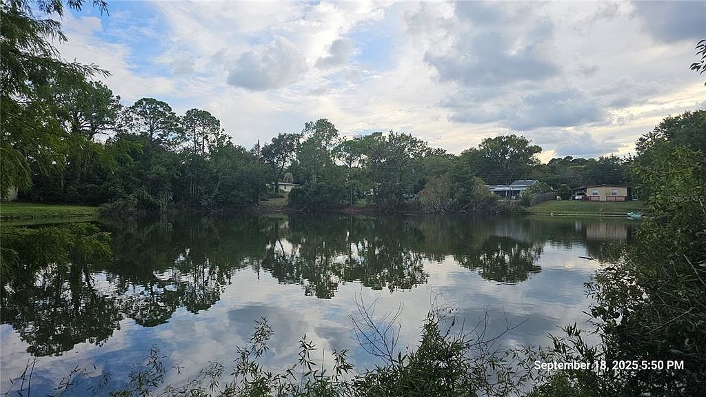 691 Piedmont Dr Deltona, FL 32725 - Thumbnail 3