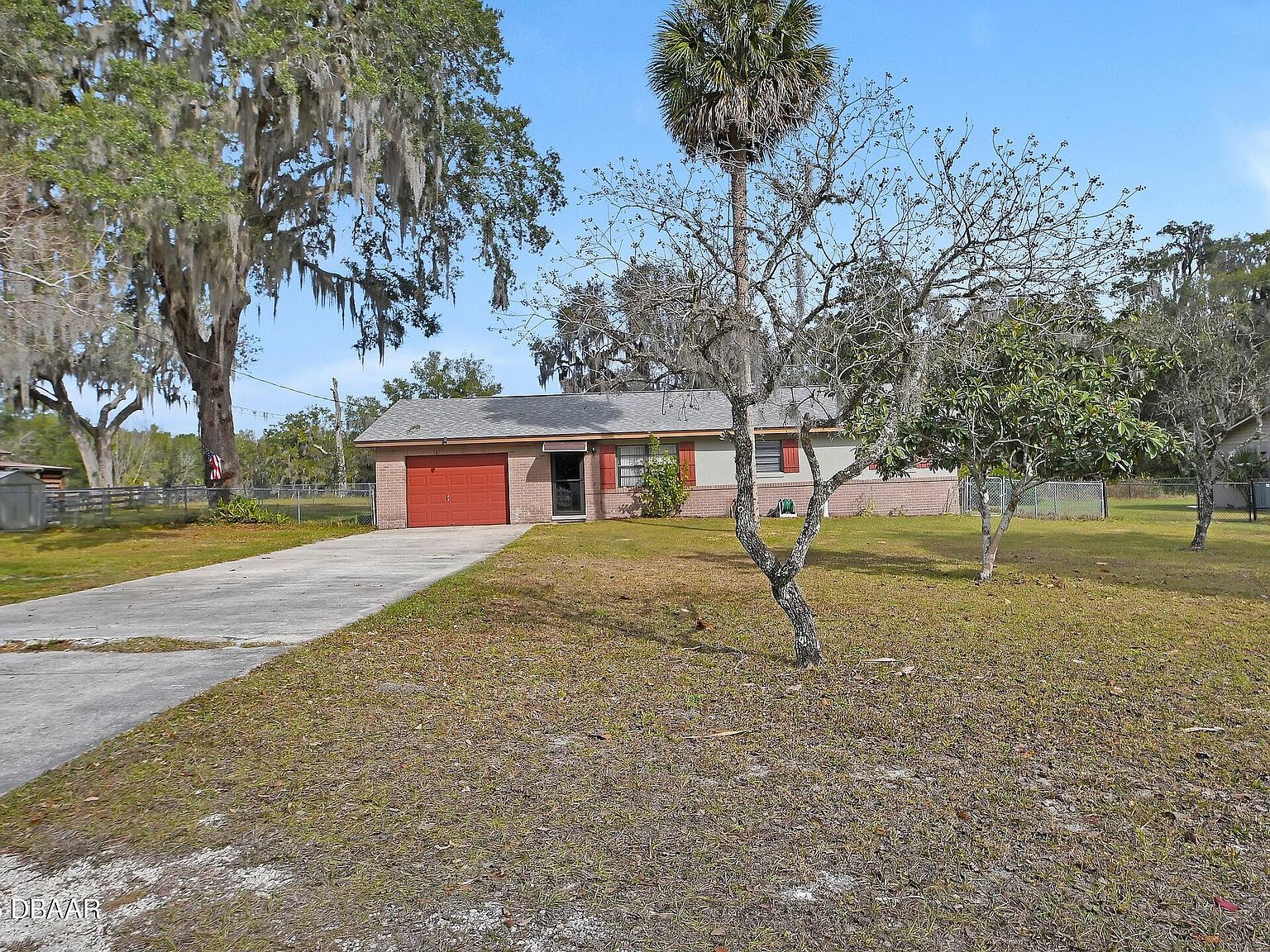 2341 Chapel Hill Dr Deland, FL 32720 - Thumbnail 3