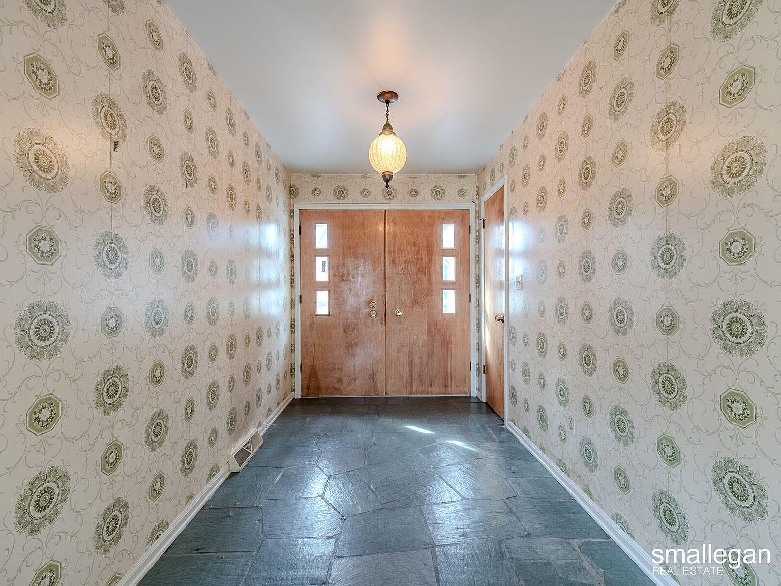 1237 Dale Ct NE Grand Rapids, MI 49505 - Thumbnail 3