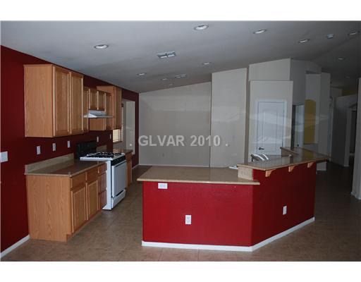 405 Colorful Rain Avenue - Thumbnail 3