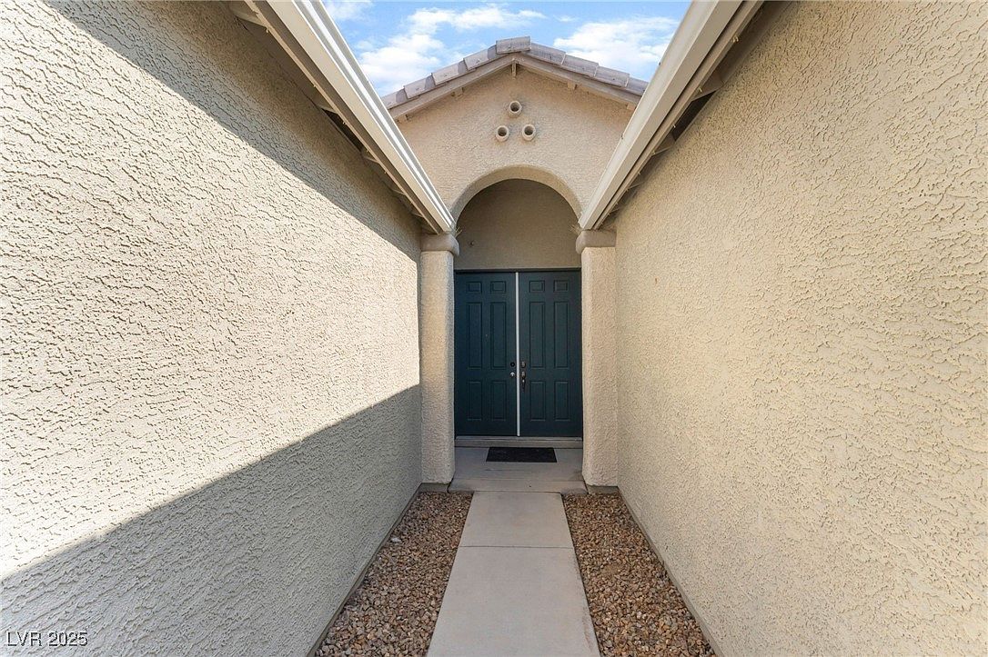 908 Cypress Gold Ct North Las Vegas, NV 89031 - Thumbnail 3