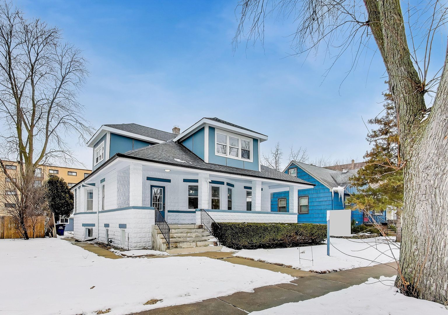 1638 Oakwood Ave Des Plaines, IL 60016 - Thumbnail 3