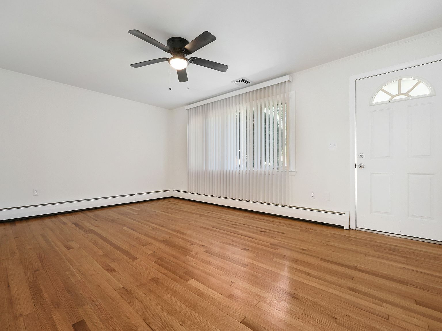 144 Mueller Dr Hamden, CT 06514 - Thumbnail 3