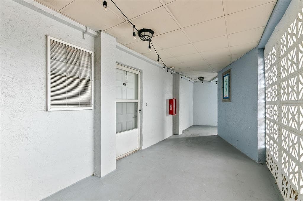 4939 Floramar Ter APT 208 New Port Richey, FL 34652 - Thumbnail 3