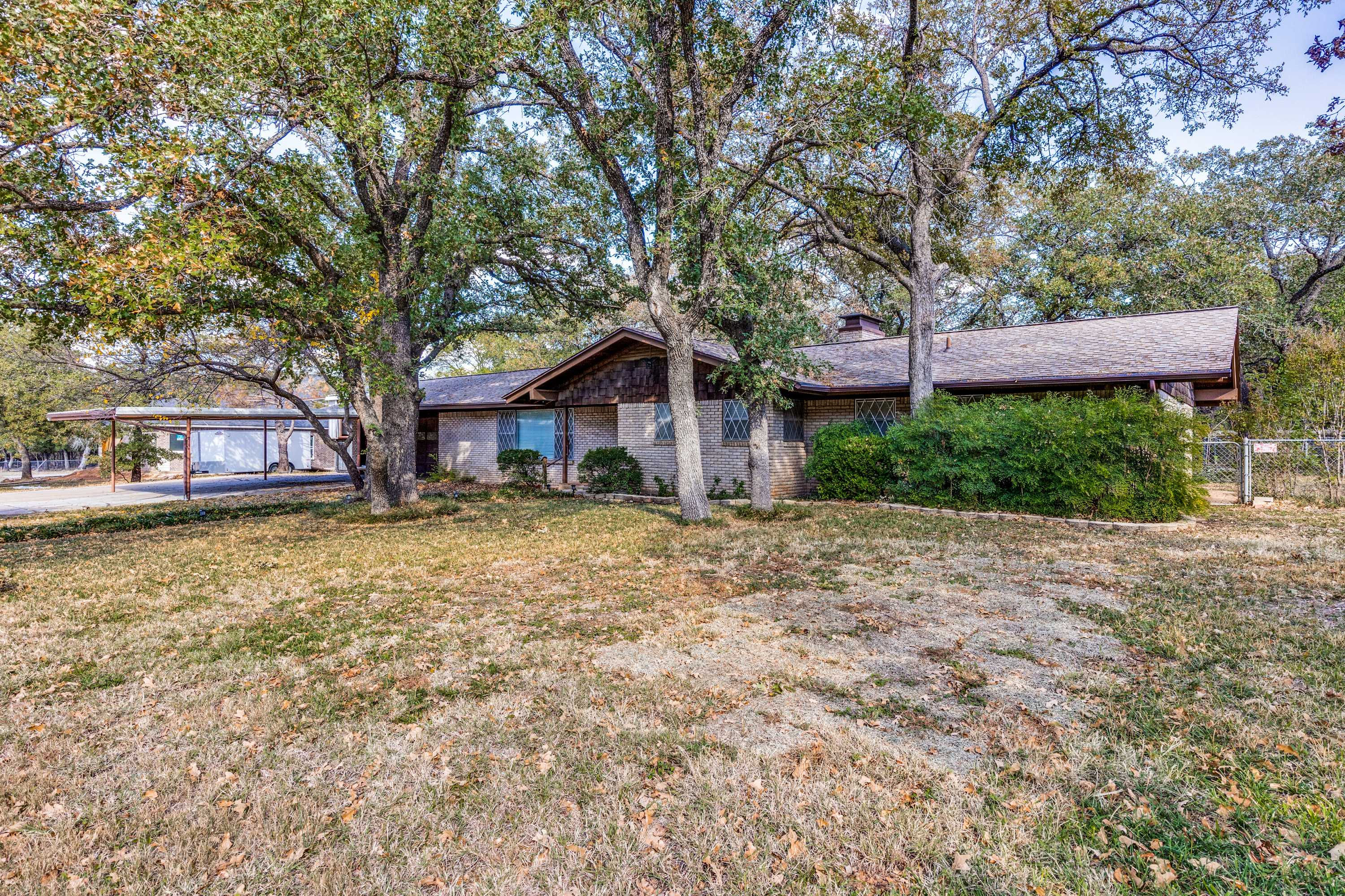 702 Austin Drive, Mineral Wells, TX, USA, 76067 - Thumbnail 3