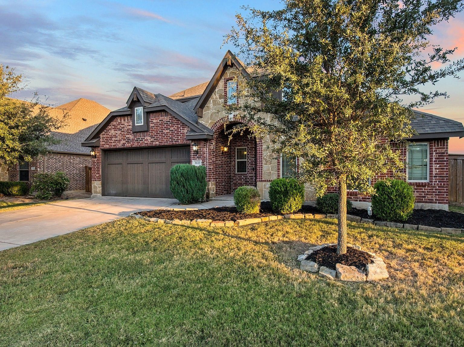 3123 Pamplona Grand Prairie, TX 75054 - Thumbnail 3