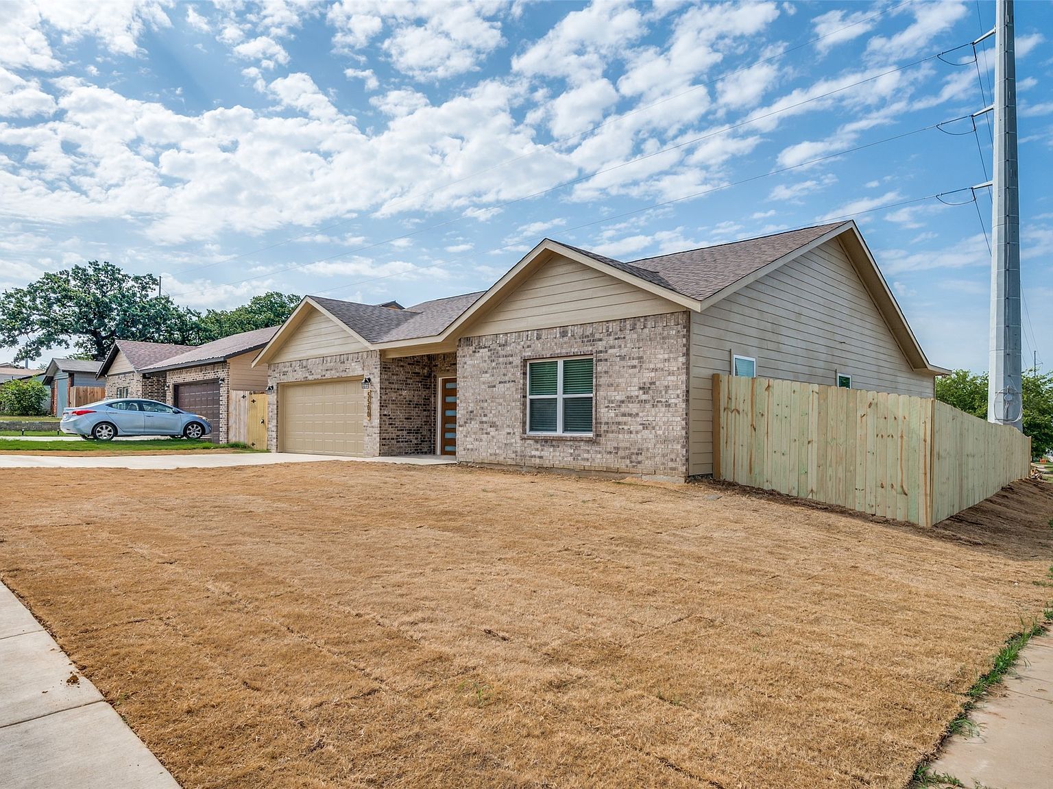 5500 Patton Dr Fort Worth, TX 76112 - Thumbnail 3