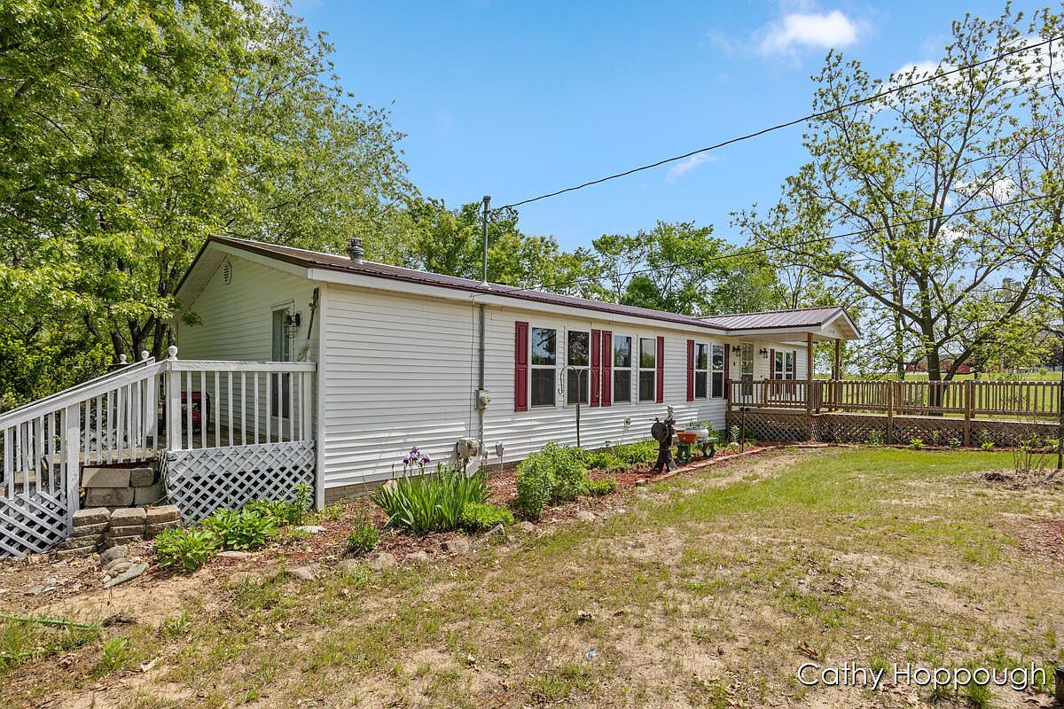 3079 E Bluewater Hwy Ionia, MI 48846 - Thumbnail 3