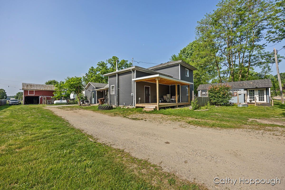 4555 Charles St Palo, MI 48870 - Thumbnail 3