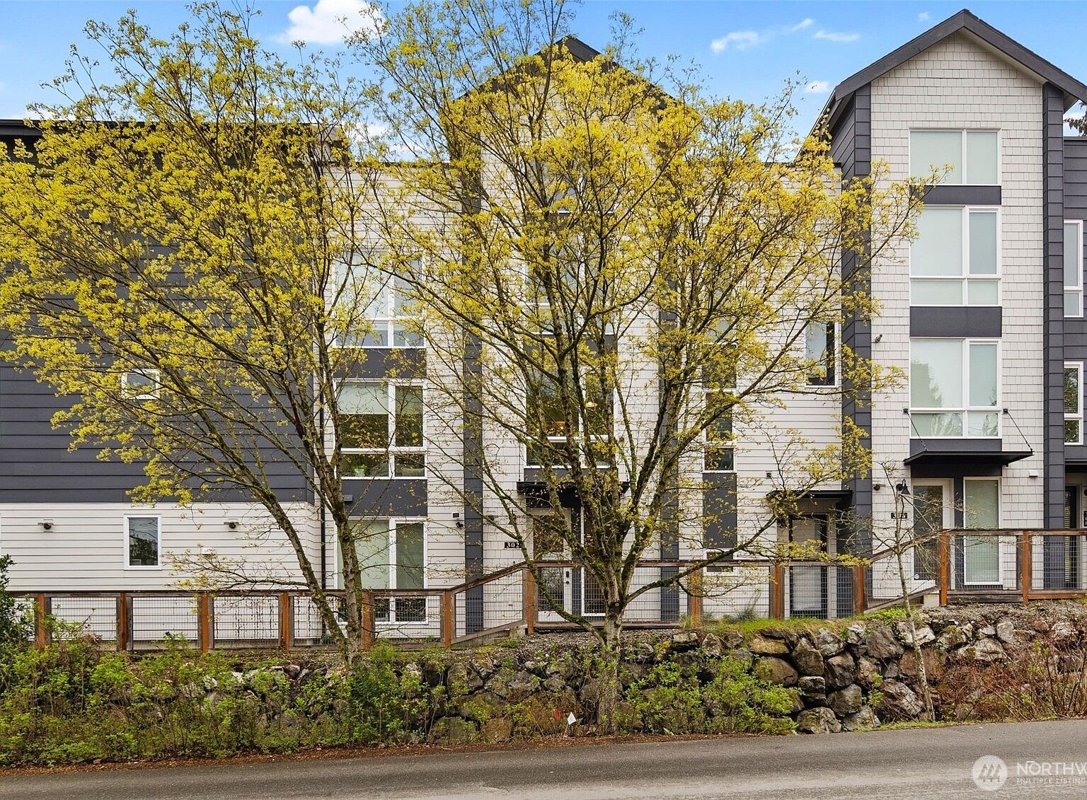 302 N 107th St Seattle, WA 98133 - Thumbnail 3