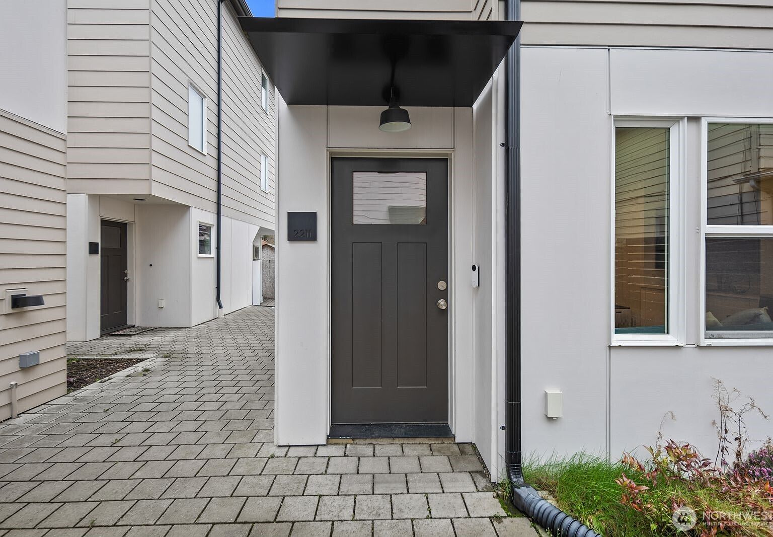 2211 17th Ave S Seattle, WA 98144 - Thumbnail 3