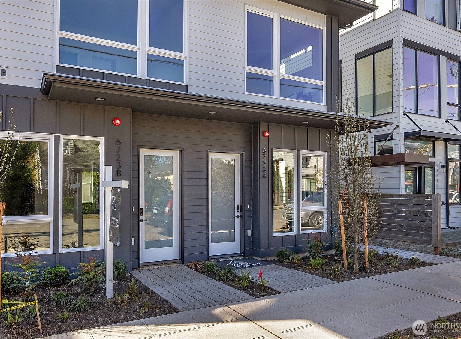 6725 Carlton Ave #A-b Seattle, WA 98108 - Thumbnail 3