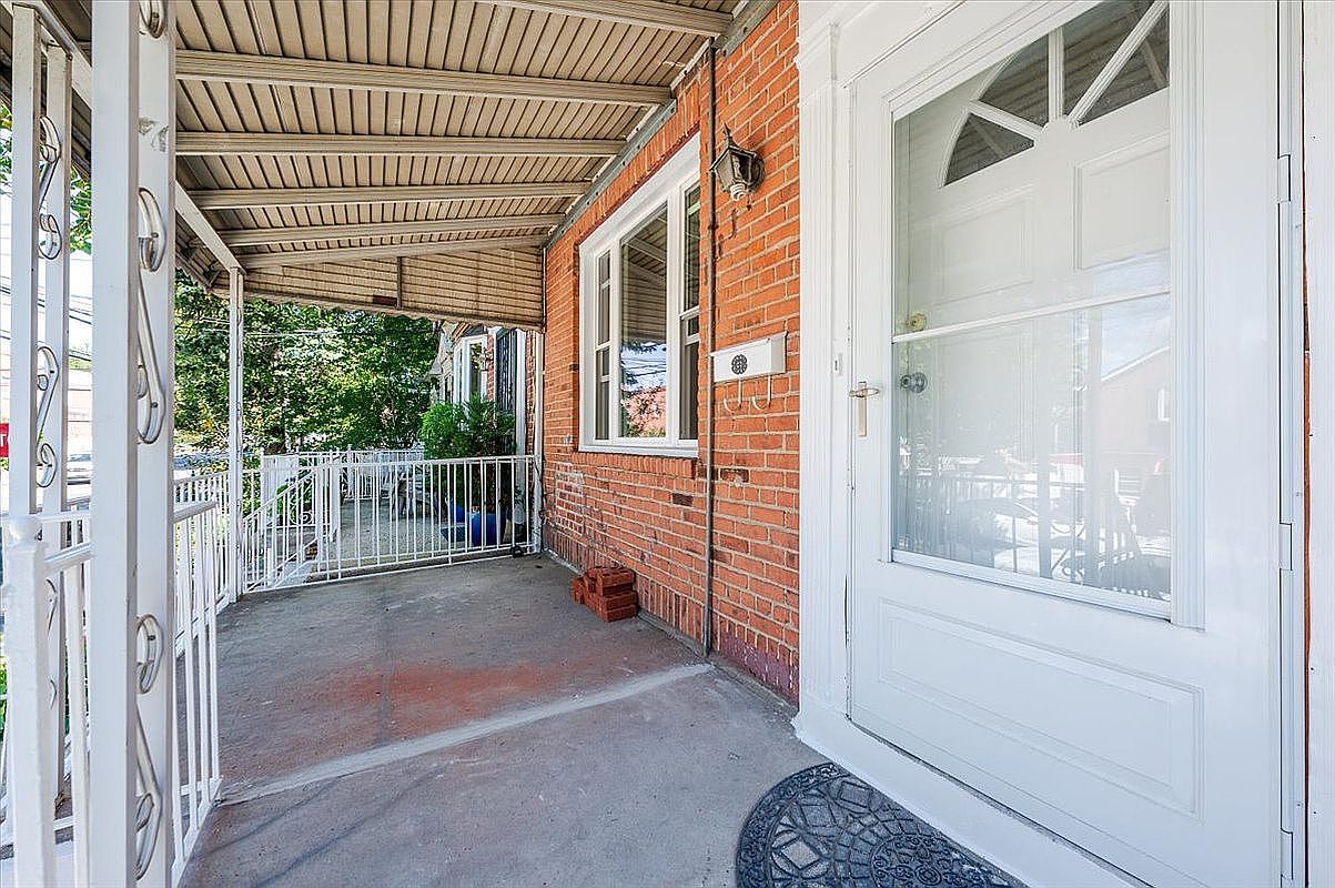 2456 Morgan Ave Bronx, NY 10469 - Thumbnail 3