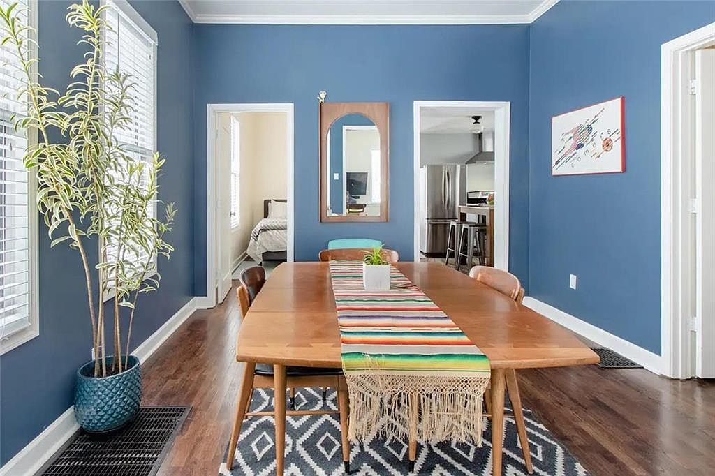 2322 Holly St Kansas City, MO 64108 - Thumbnail 3