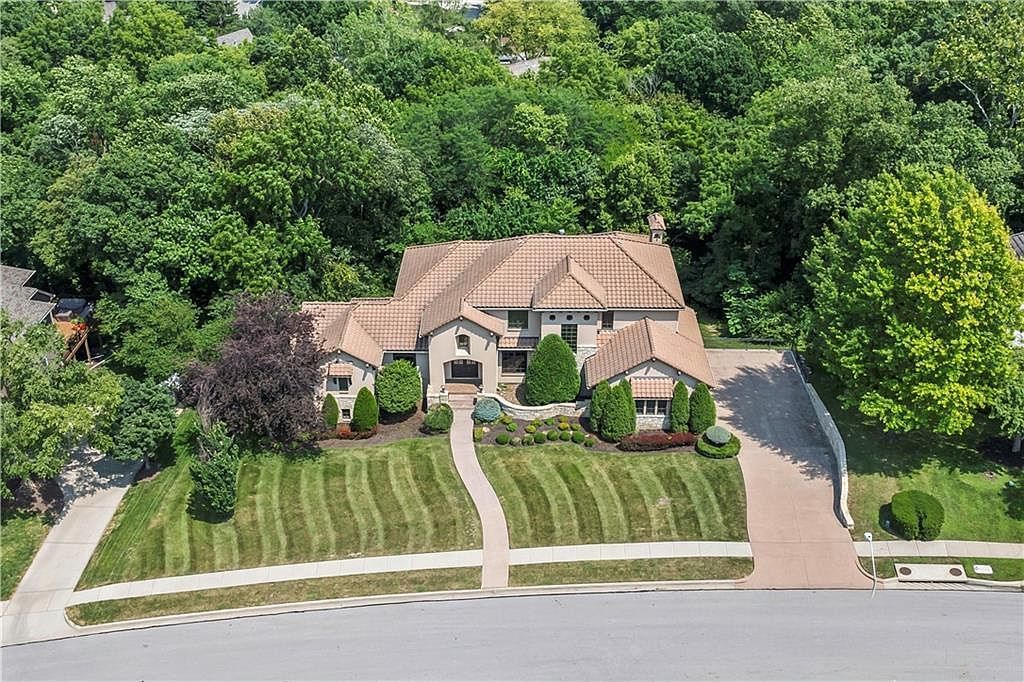 4501 N Hickory Ln Kansas City, MO 64116 - Thumbnail 3