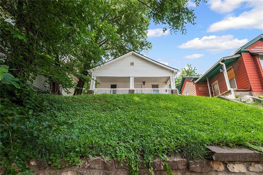 1426 N 3rd St Saint Joseph, MO 64505 - Thumbnail 3