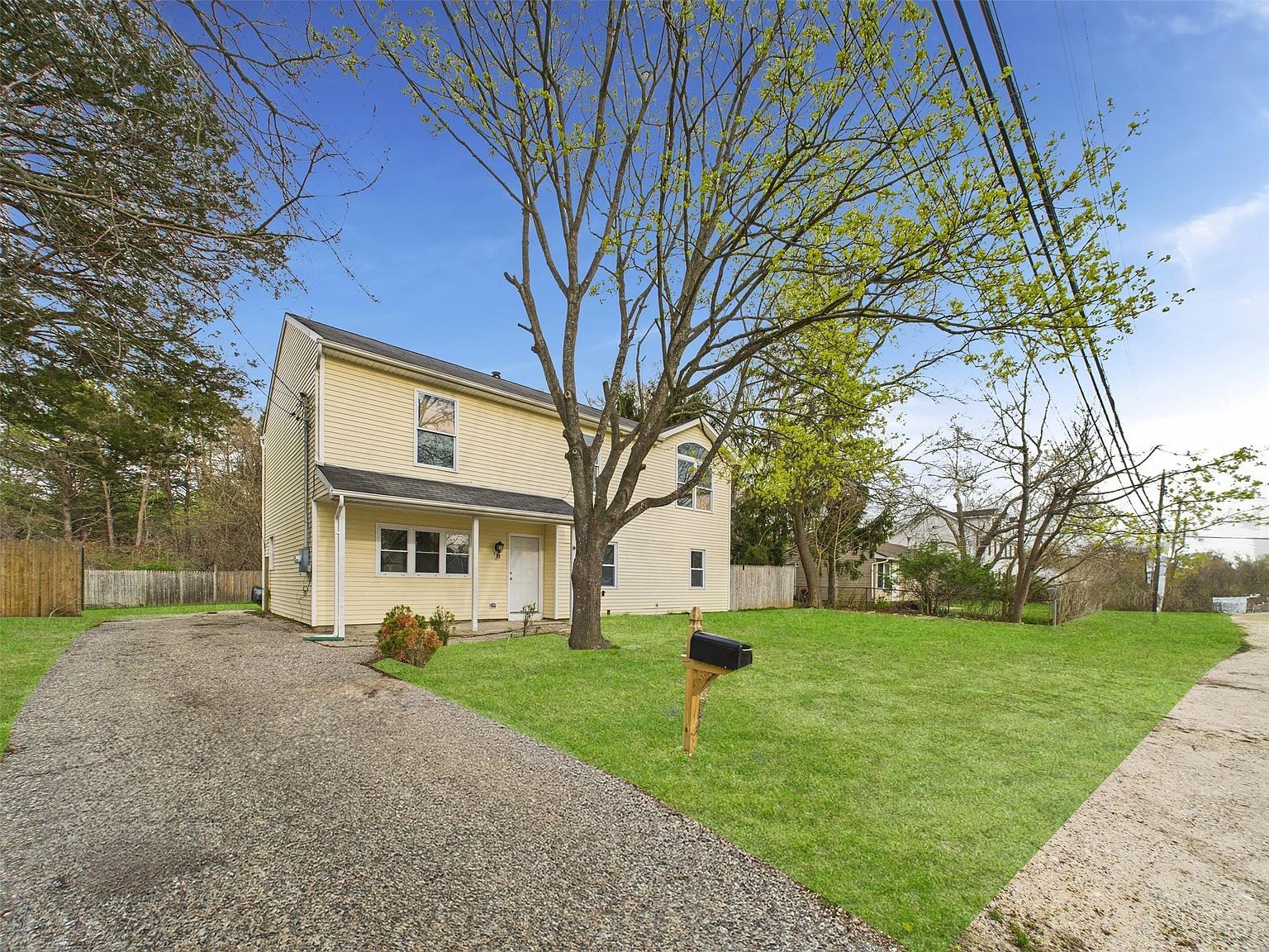 613 Bourdois Ave Bellport, NY 11713 - Thumbnail 3