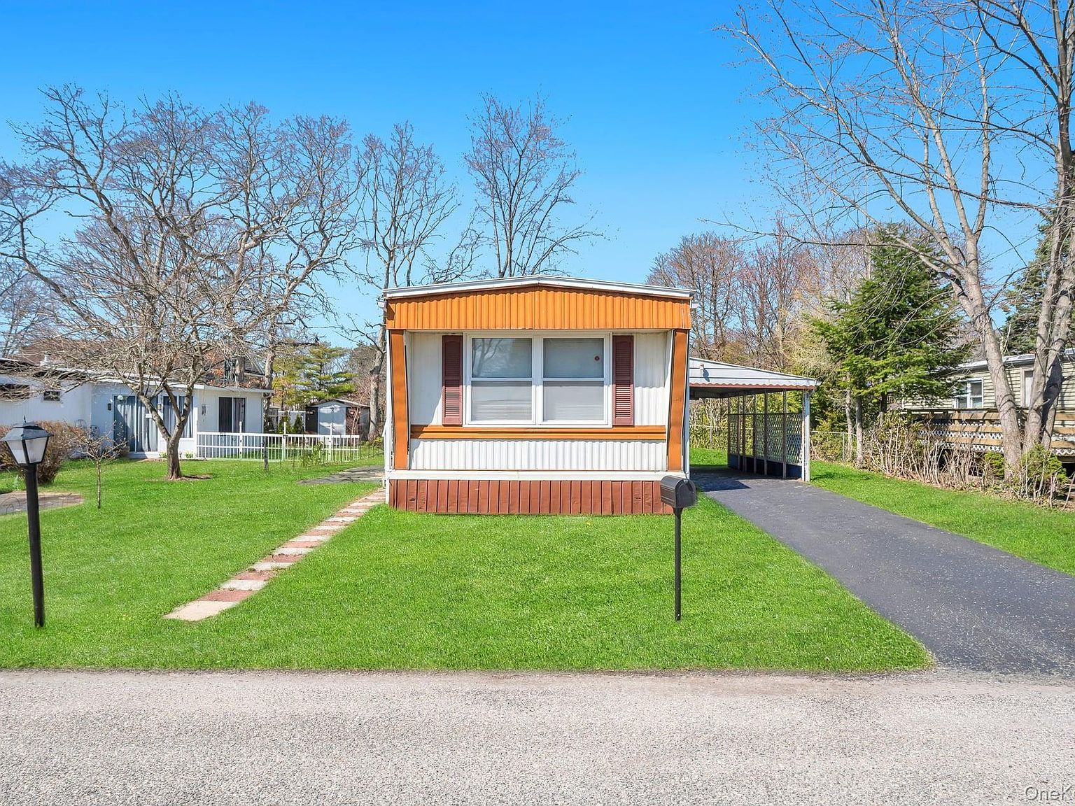 22 Buttercup Dr Bohemia, NY 11716 - Thumbnail 3