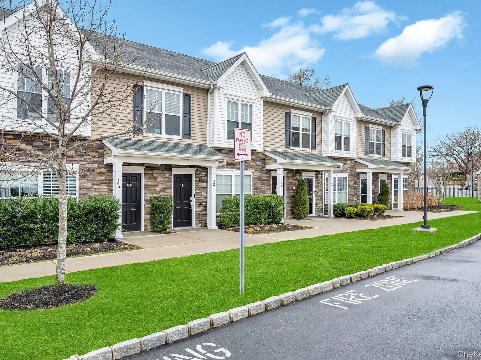 147 Ashley Ct Central Islip, NY 11722 - Thumbnail 3