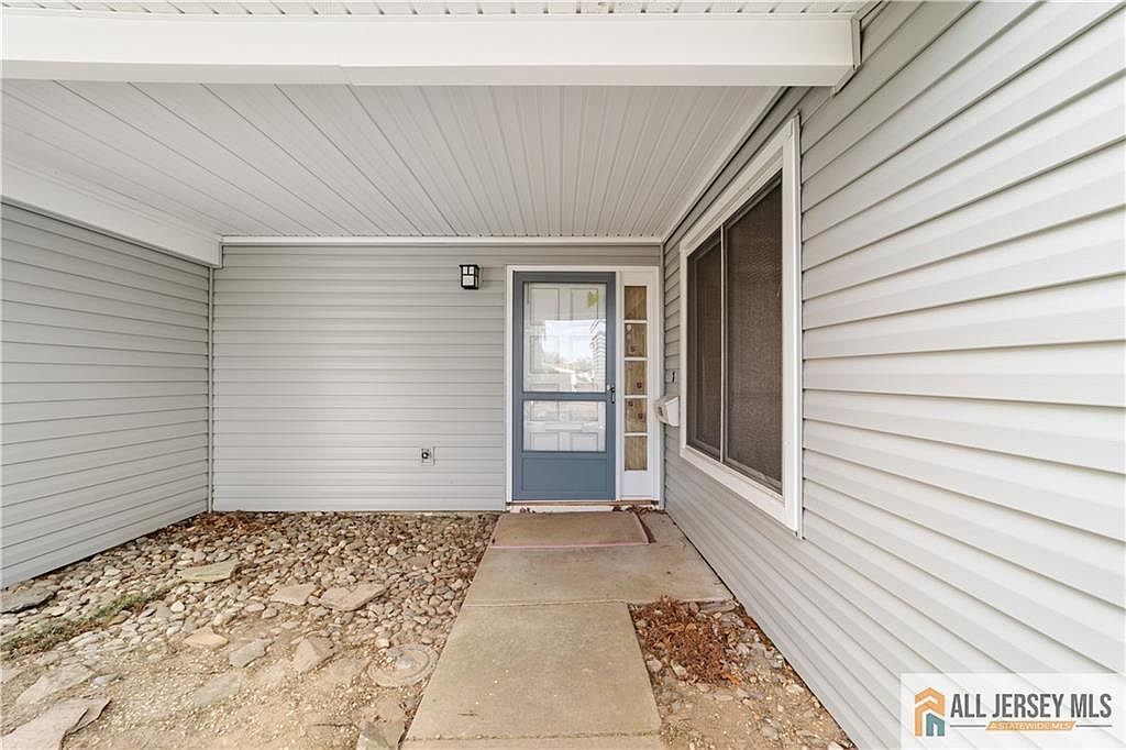 40 Haddon Rd Monroe Township, NJ 08831 - Thumbnail 3