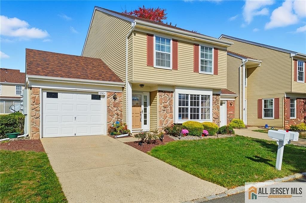 376 Stirling Dr Monroe Township, NJ 08831 - Thumbnail 3