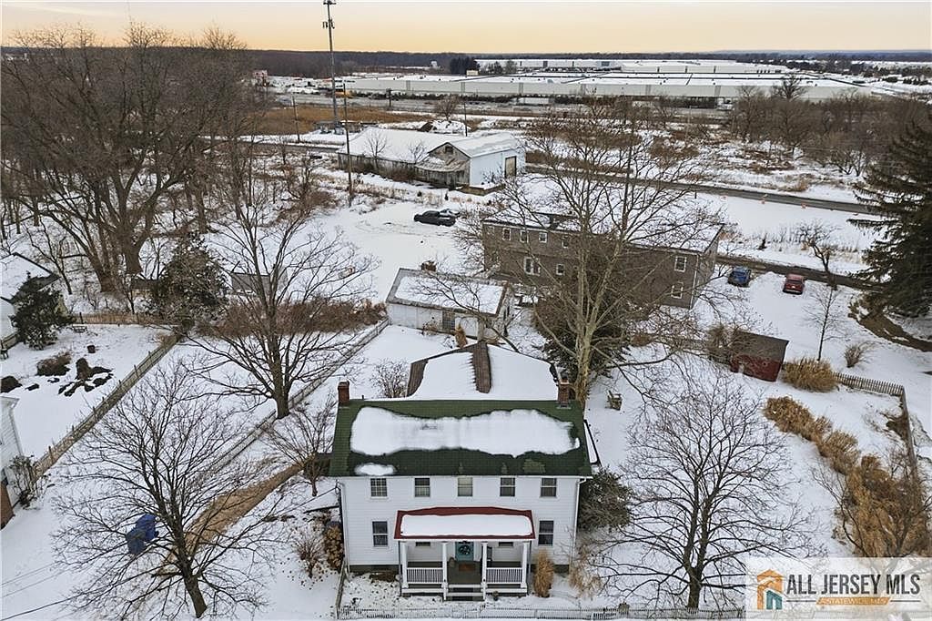 92 Halsey Reed Rd Cranbury, NJ 08512 - Thumbnail 3