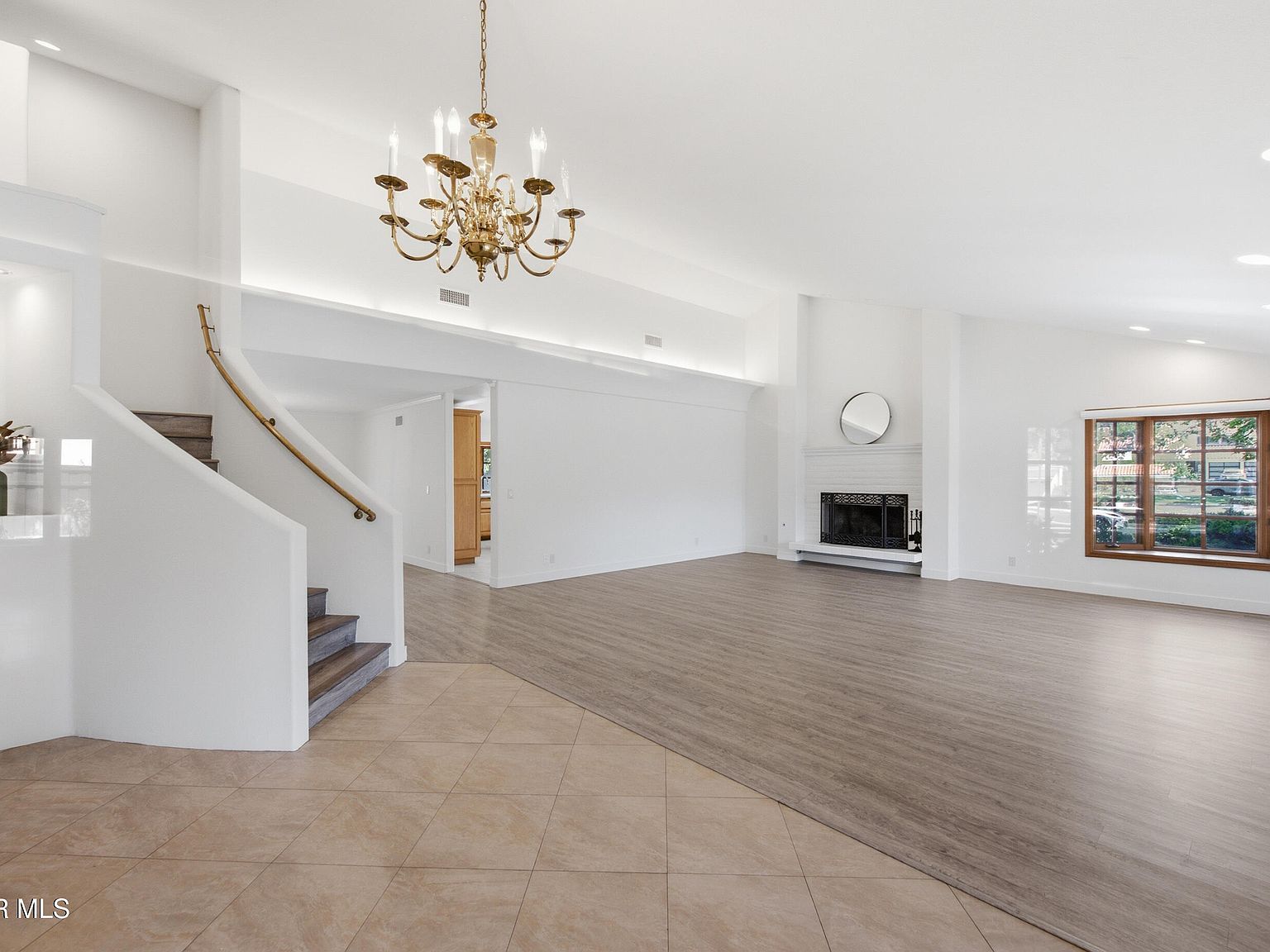 1592 Brentford Ave Westlake Village, CA 91361 - Thumbnail 3