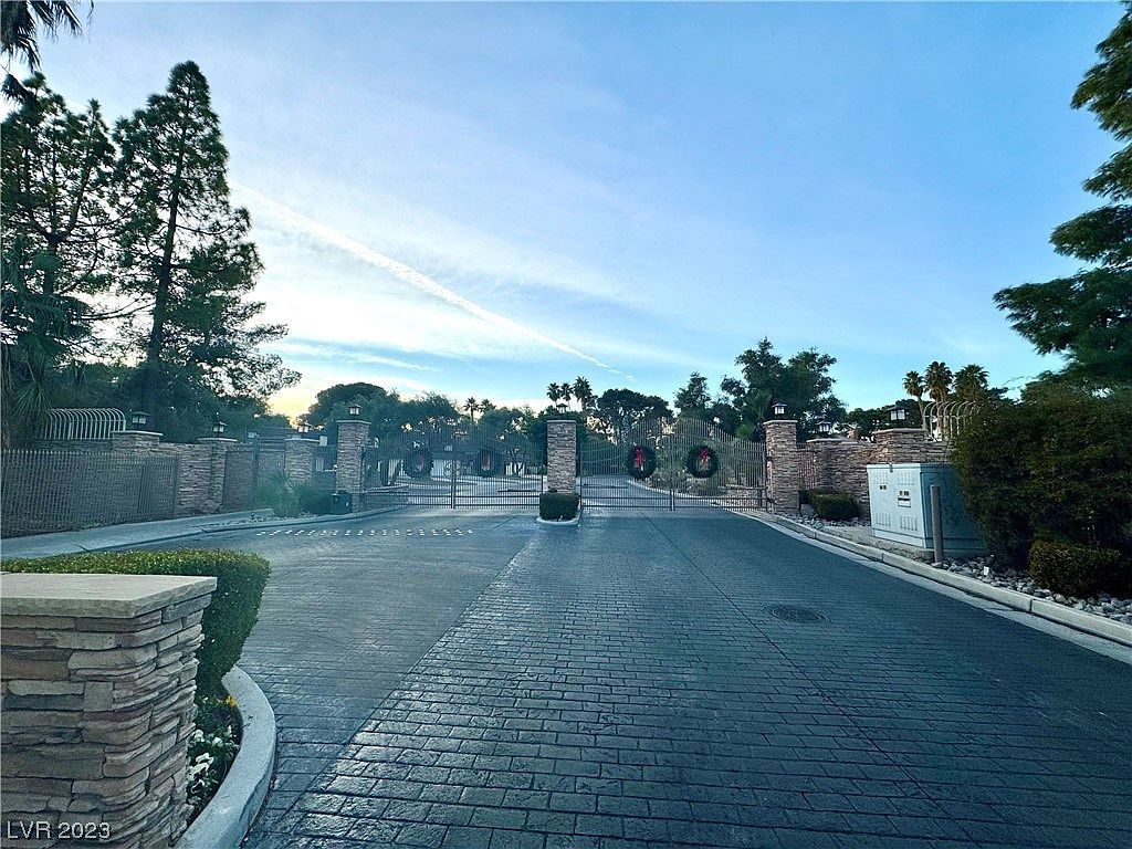 2838 Geary Pl UNIT 4006 Las Vegas, NV 89109 - Thumbnail 3