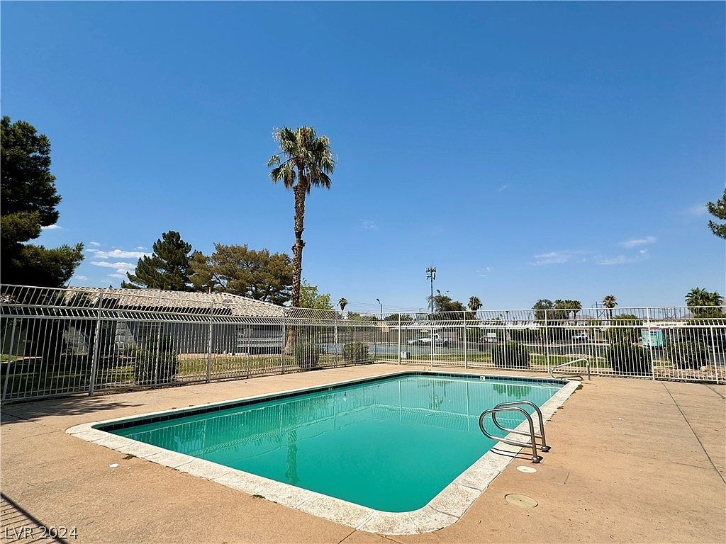 213 N Lamb Blvd UNIT D Las Vegas, NV 89110 - Thumbnail 3