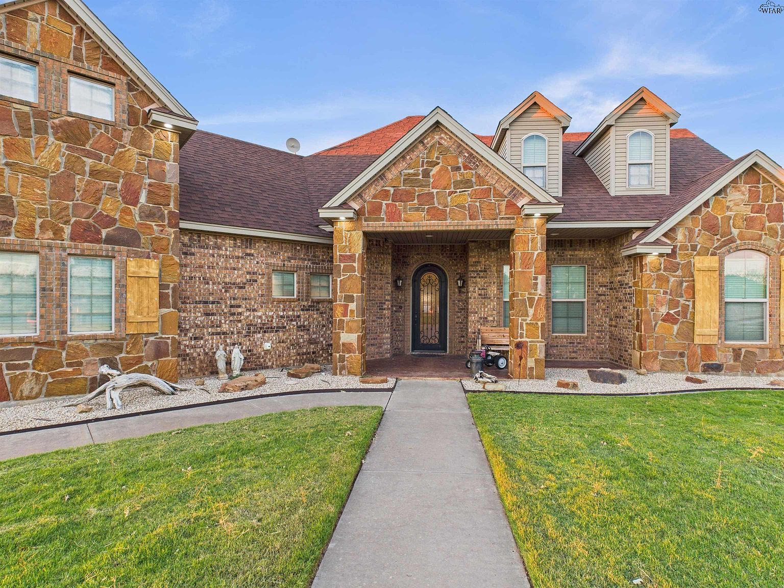 934 Thrift Rd Burkburnett, TX 76354 - Thumbnail 3