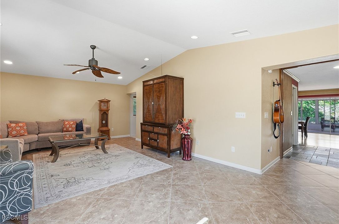 5541 Winkler Rd Fort Myers, FL 33919 - Thumbnail 3