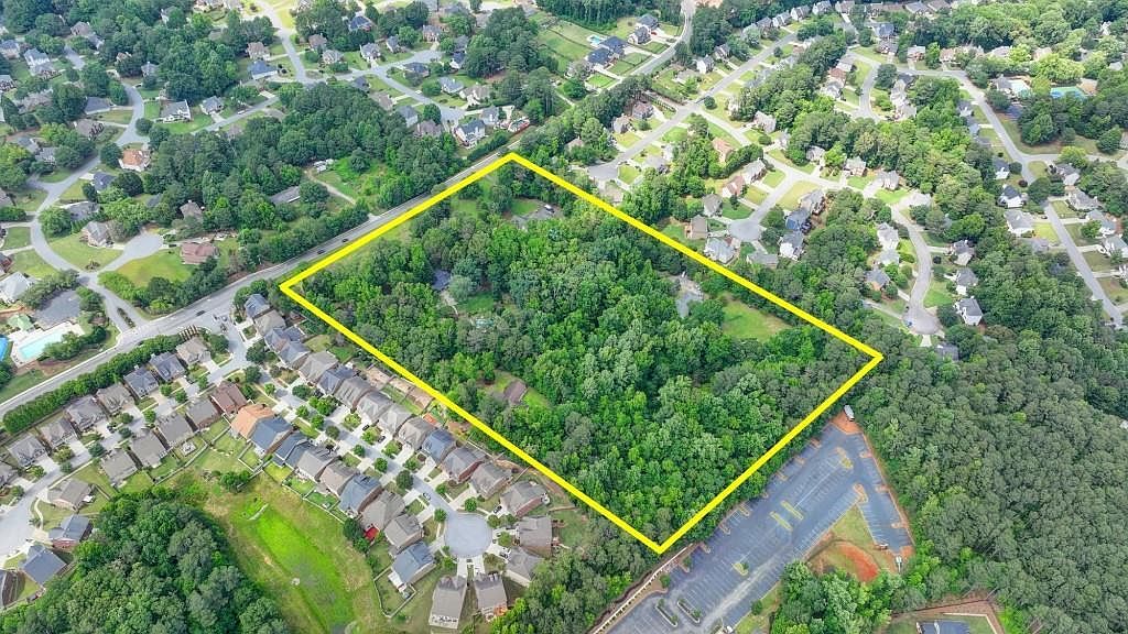 627 Rock Springs Rd Lawrenceville, GA 30043 - Thumbnail 3