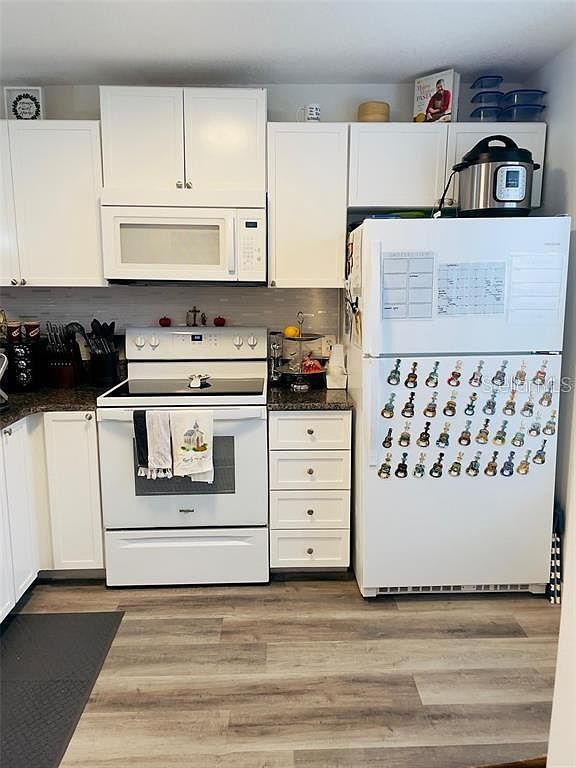 2500 Woodgate Blvd APT 203 Orlando, FL 32822 - Thumbnail 3