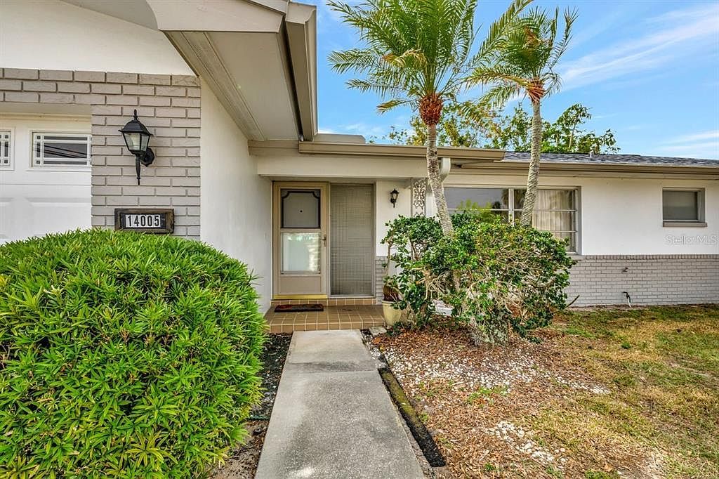 14005 Leeward Dr Seminole, FL 33776 - Thumbnail 3