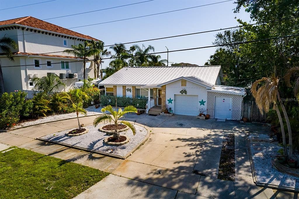 1857 Bayou Grande Blvd NE Saint Petersburg, FL 33703 - Thumbnail 3