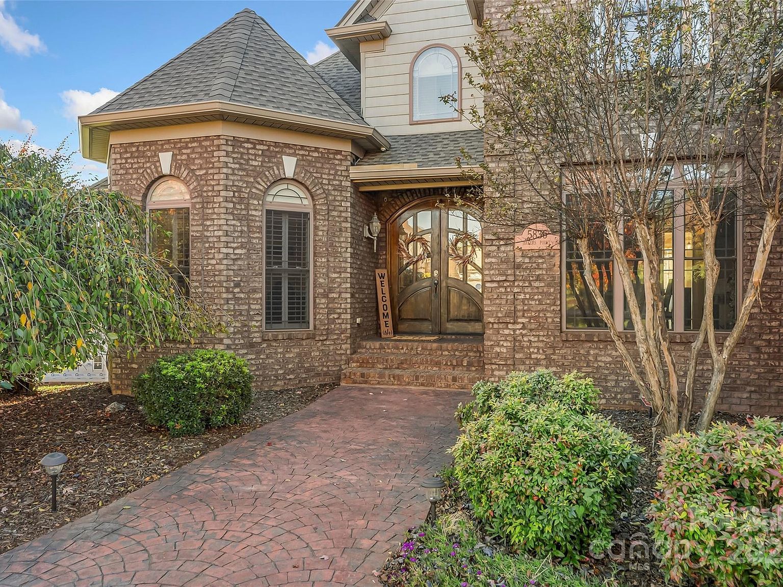 5836 Bakers Point Hickory, NC 28602 - Thumbnail 3