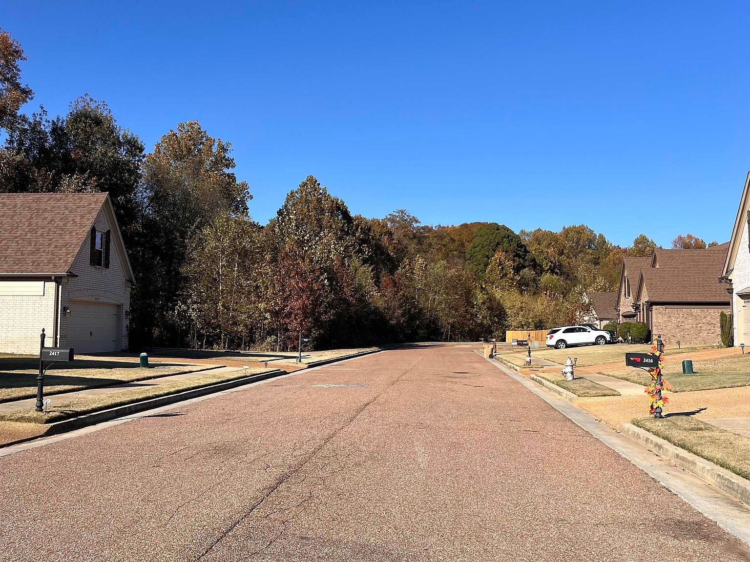 Red Vintage Cv Cordova, TN 38016 - Thumbnail 3