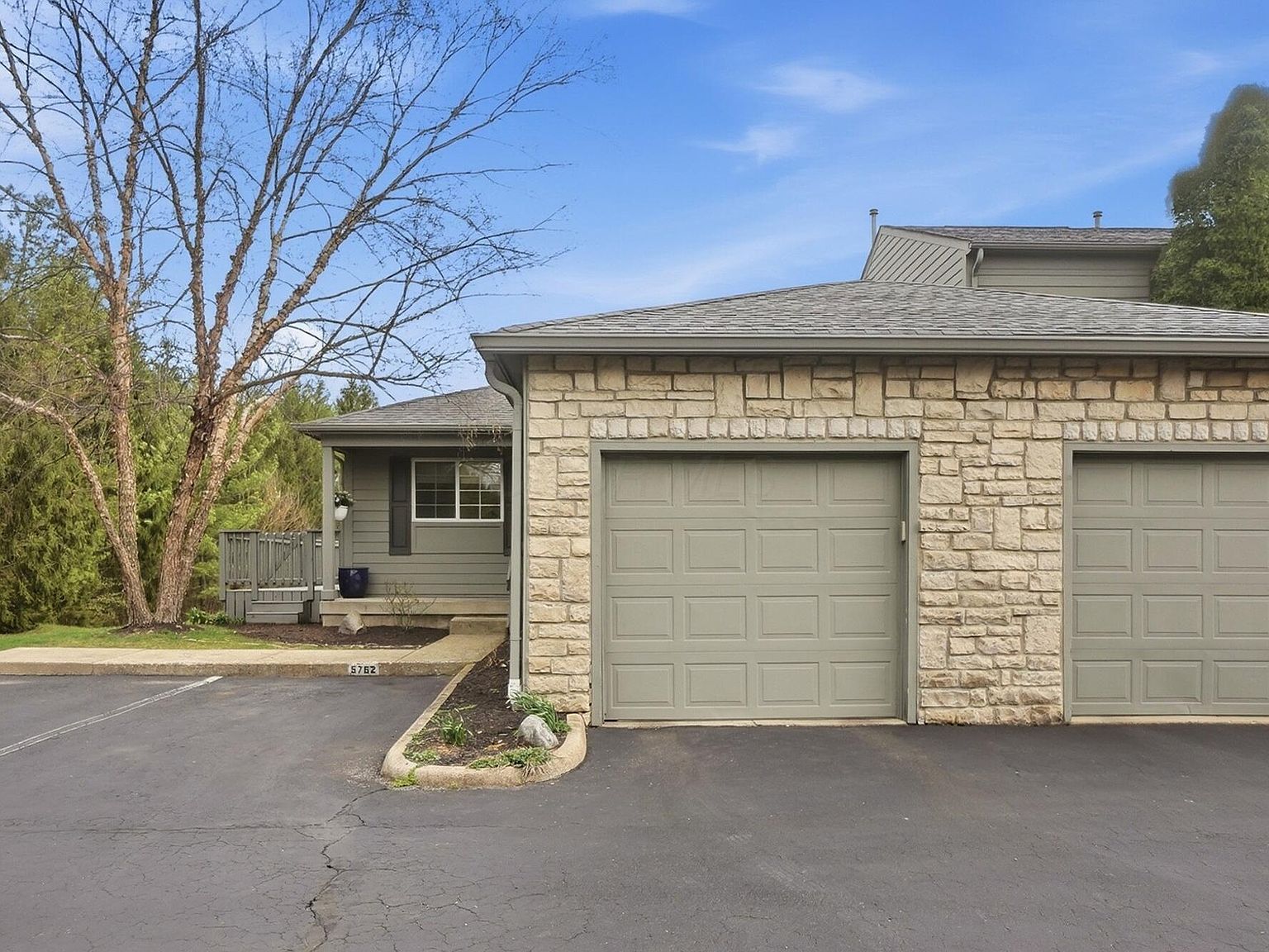 5762 Blendonbrook Ln #107A Columbus, OH 43230 - Thumbnail 3