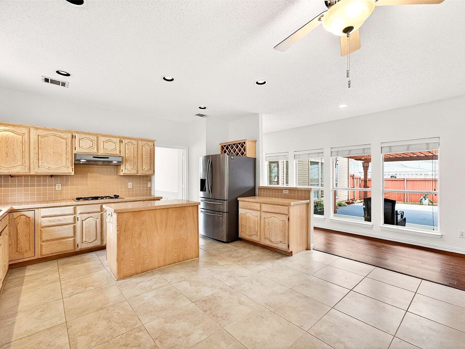 733 Pine Lakes Dr Plano, TX 75025 - Thumbnail 3