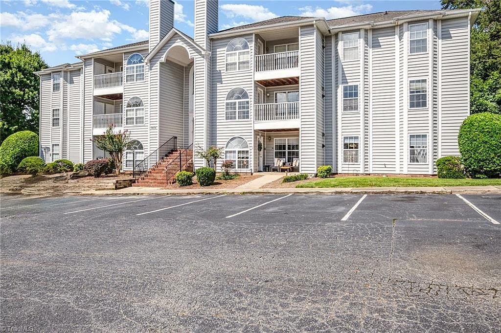 3624 Morris Farm Dr APT 2B Greensboro, NC 27409 - Thumbnail 3