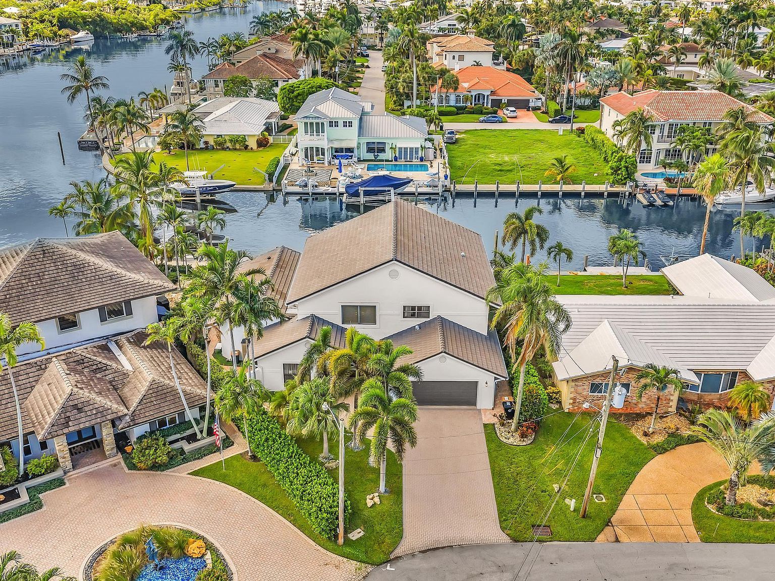 2888 NE 33rd St Pompano Beach, FL 33064 - Thumbnail 3