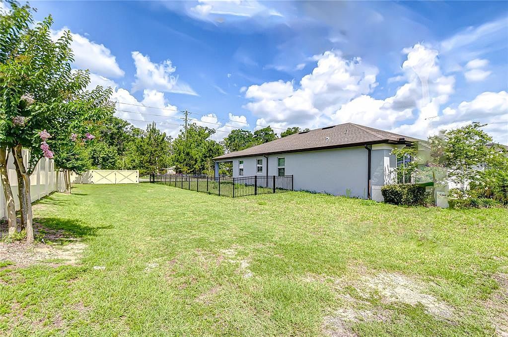 6119 Bradford Woods Dr Zephyrhills, FL 33542 - Thumbnail 3