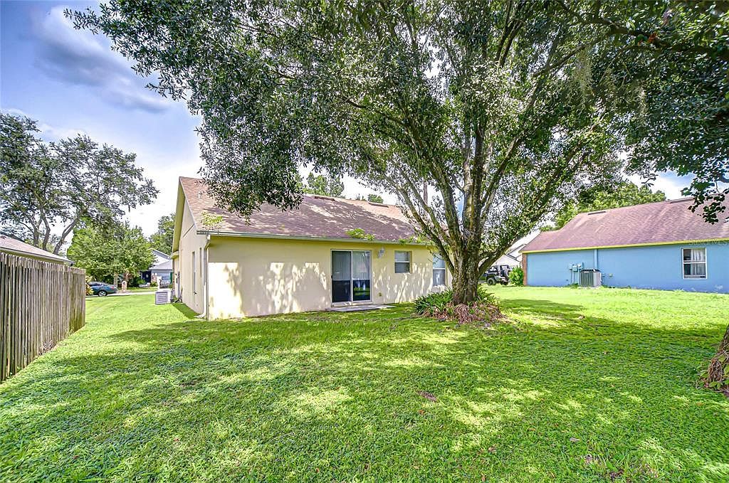 107 Citrus Landing Dr Plant City, FL 33563 - Thumbnail 3