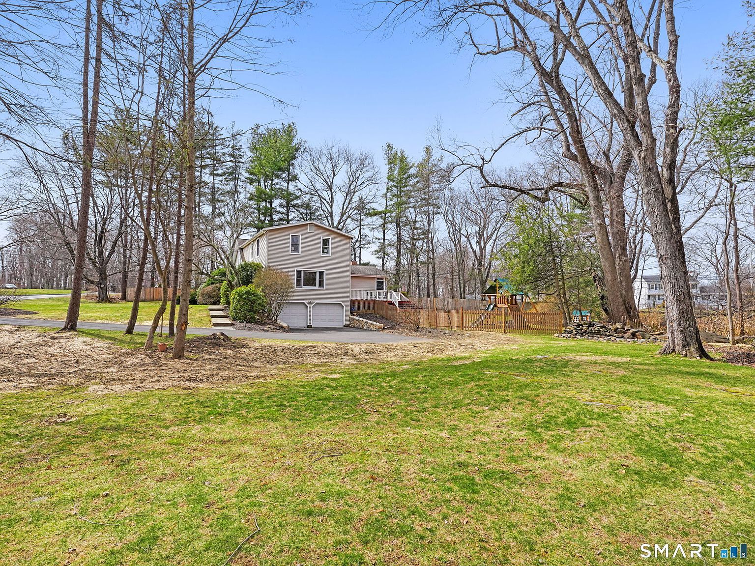 7 McGuire Rd Trumbull, CT 06611 - Thumbnail 3